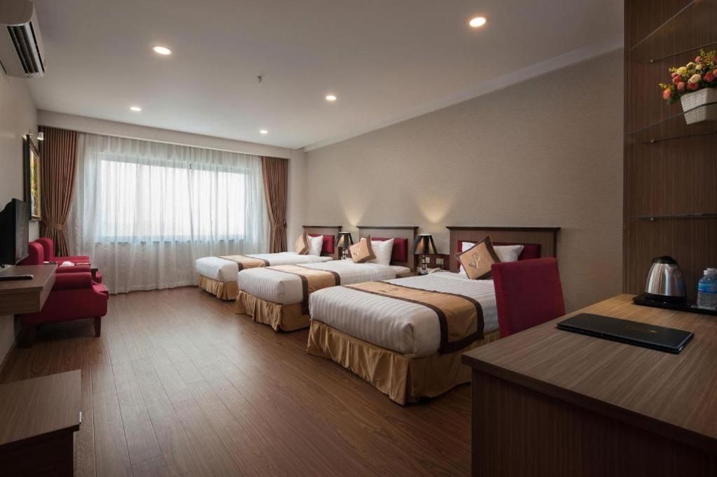 Royal Palace Hotel Tuyen Quang Exterior foto