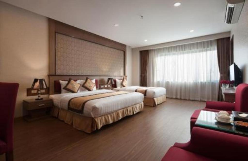 Royal Palace Hotel Tuyen Quang Exterior foto